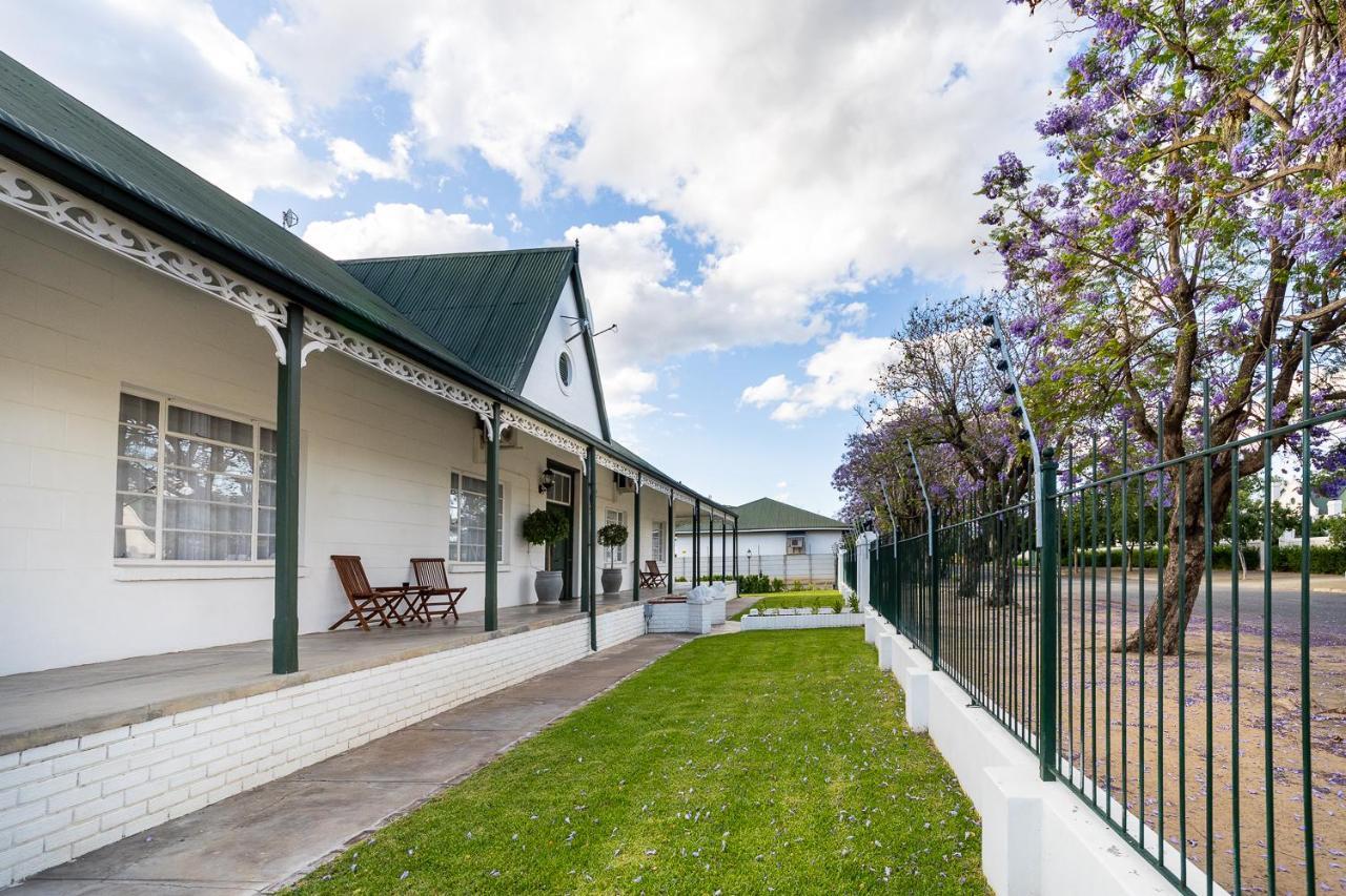 Victorian Square Guesthouse Graaff-Reinet Eksteriør bilde