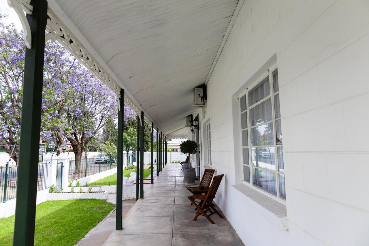 Victorian Square Guesthouse Graaff-Reinet Eksteriør bilde
