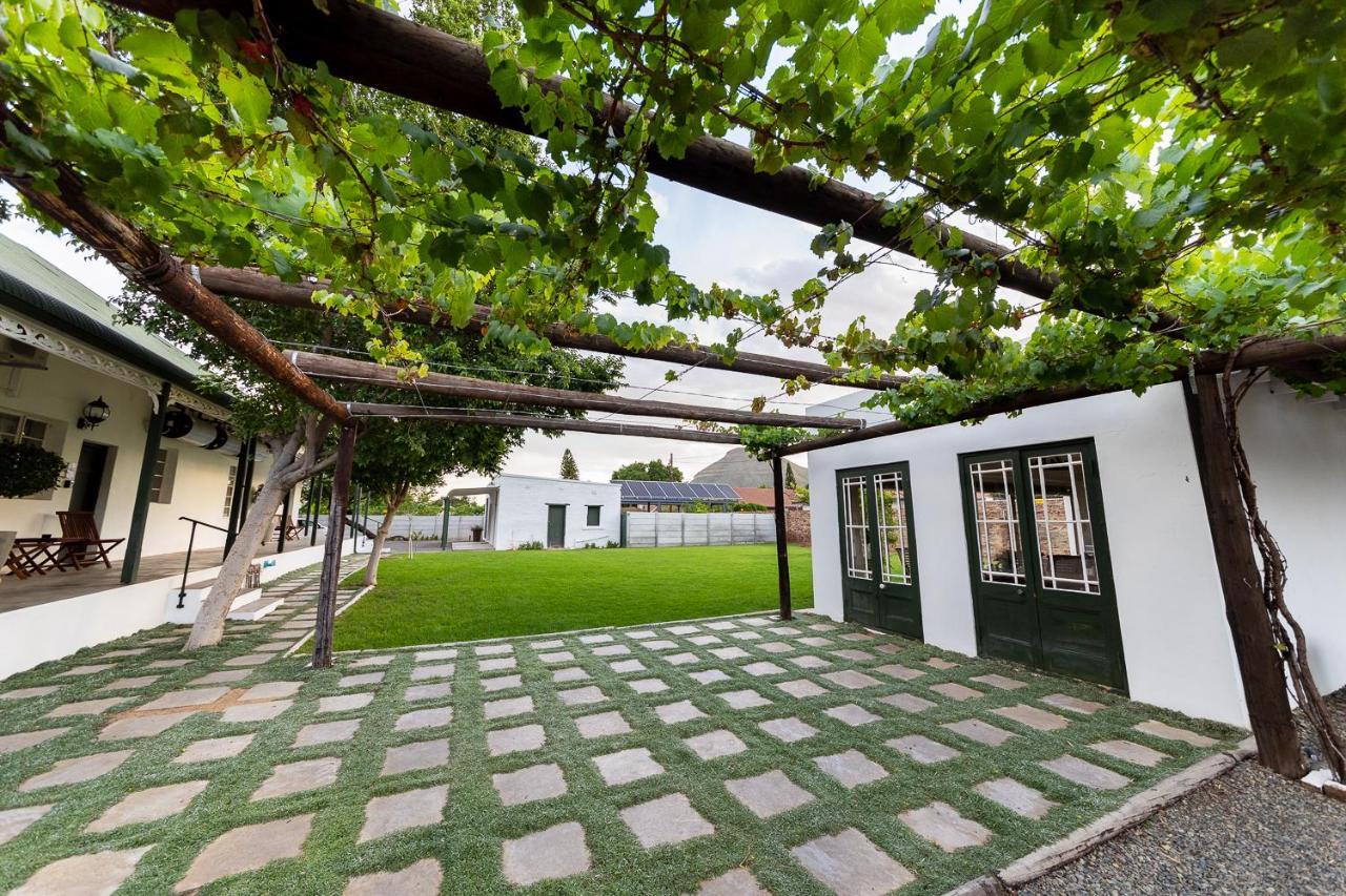 Victorian Square Guesthouse Graaff-Reinet Eksteriør bilde