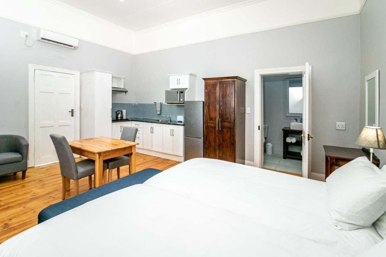 Victorian Square Guesthouse Graaff-Reinet Eksteriør bilde