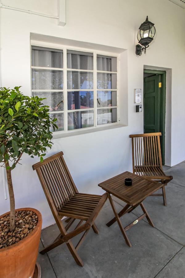 Victorian Square Guesthouse Graaff-Reinet Eksteriør bilde