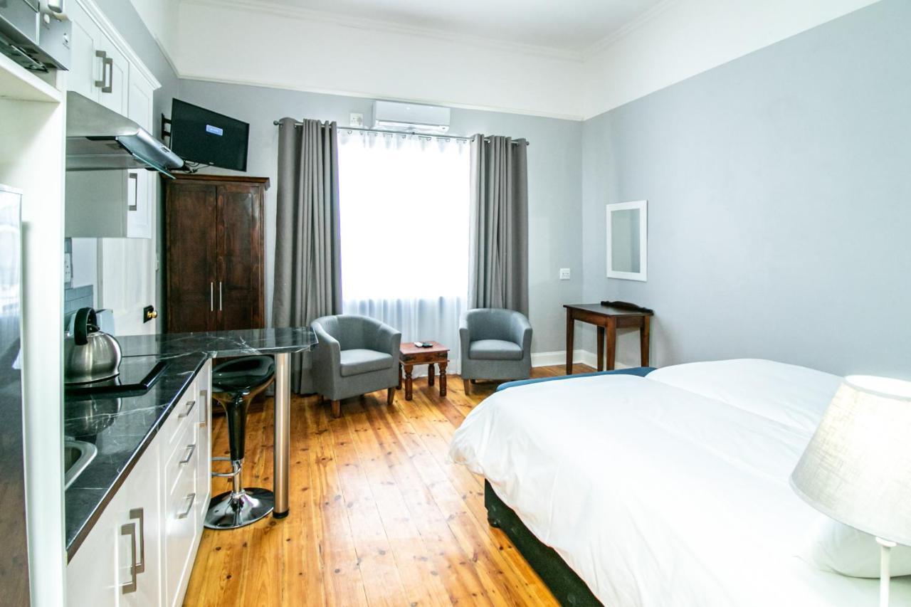 Victorian Square Guesthouse Graaff-Reinet Eksteriør bilde