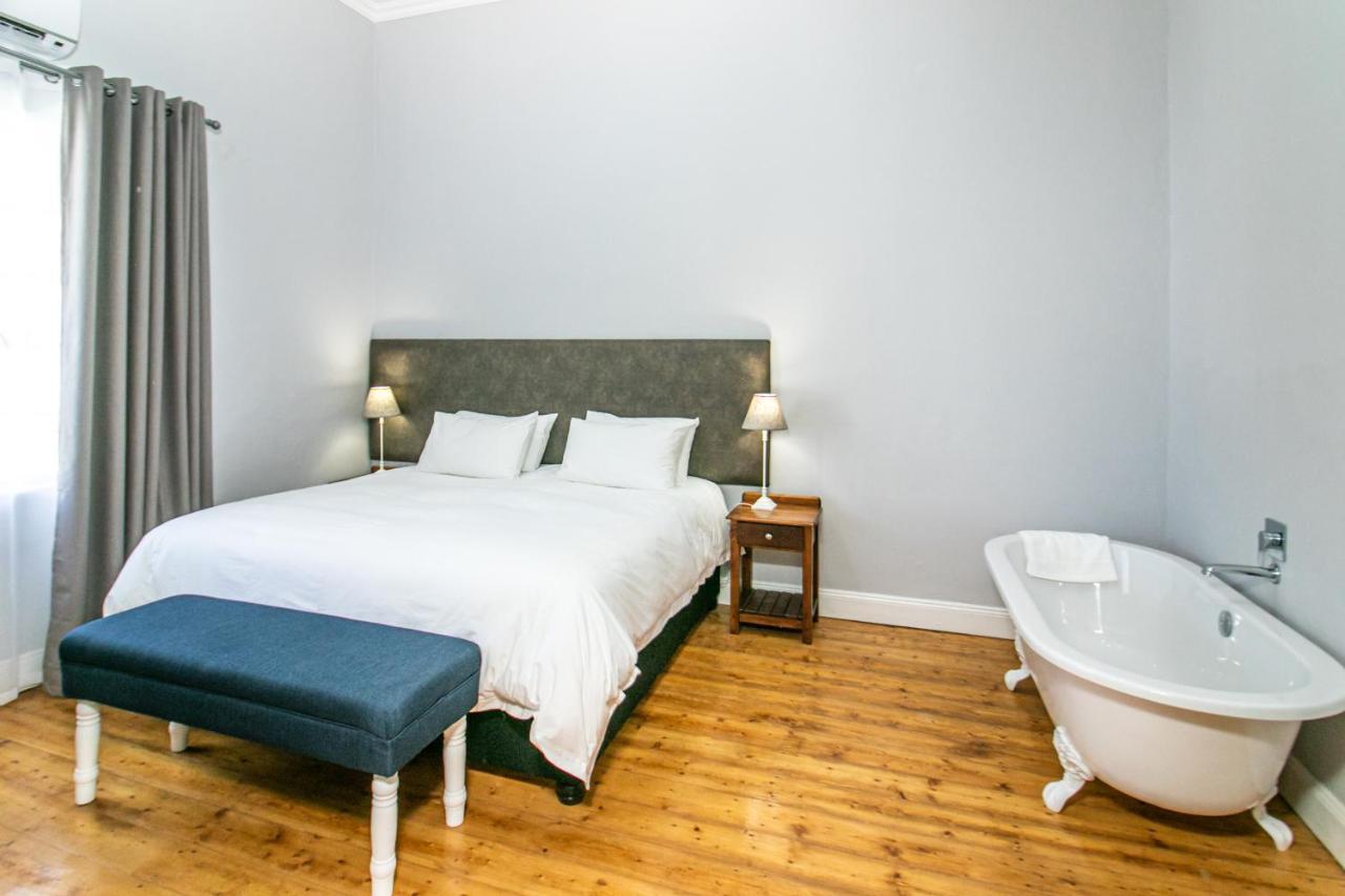 Victorian Square Guesthouse Graaff-Reinet Eksteriør bilde