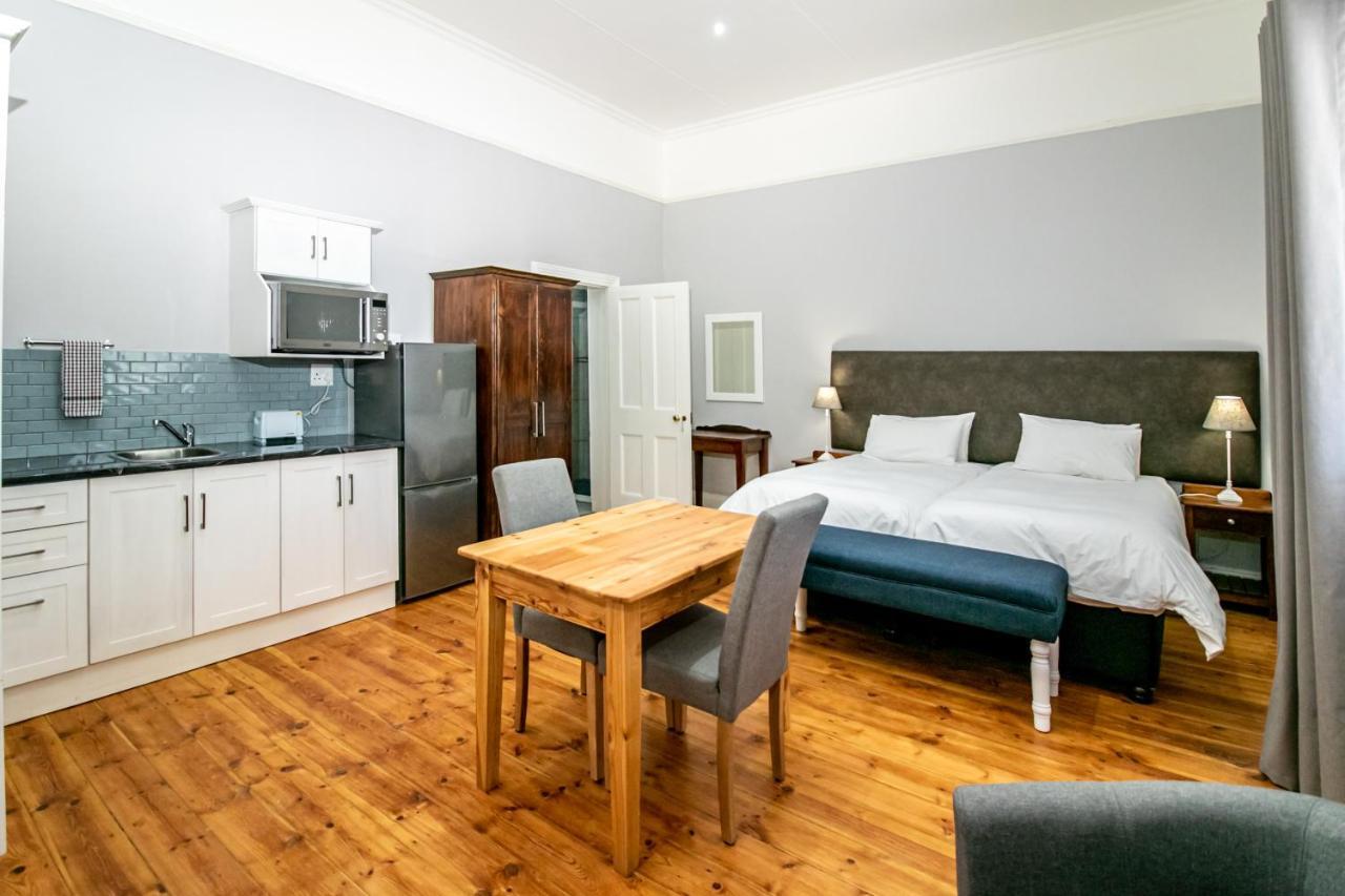 Victorian Square Guesthouse Graaff-Reinet Eksteriør bilde