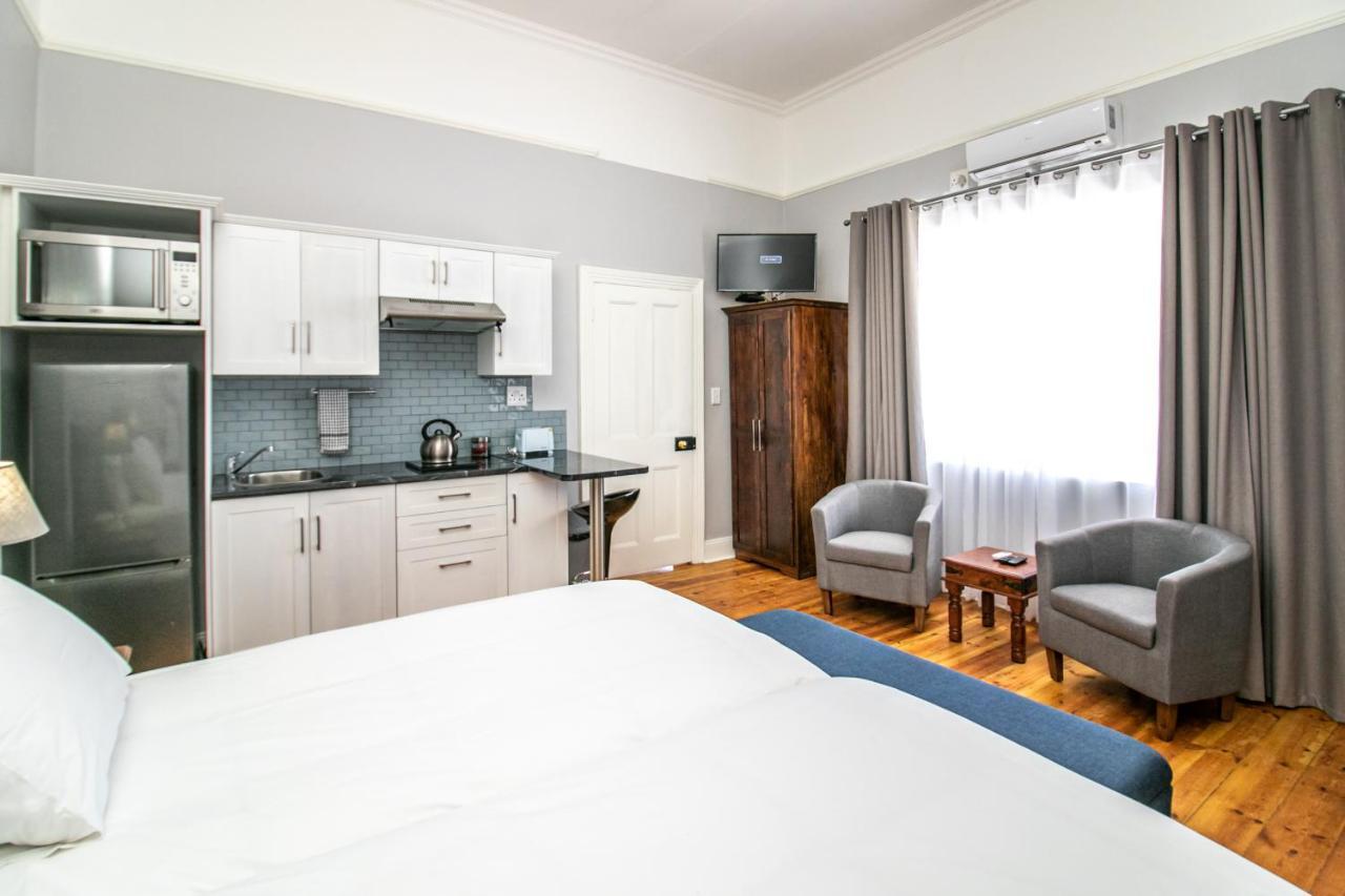 Victorian Square Guesthouse Graaff-Reinet Eksteriør bilde