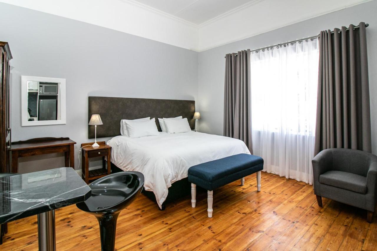Victorian Square Guesthouse Graaff-Reinet Eksteriør bilde