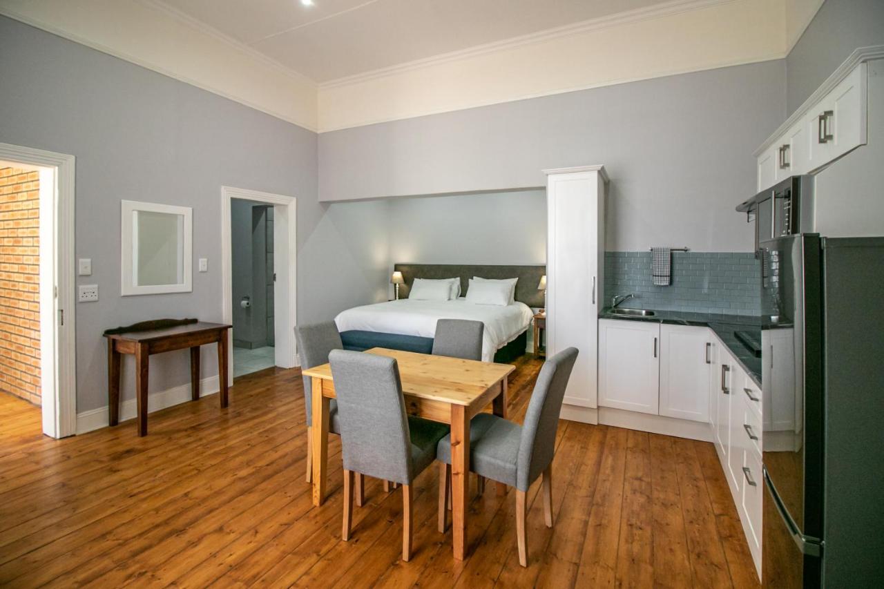 Victorian Square Guesthouse Graaff-Reinet Eksteriør bilde