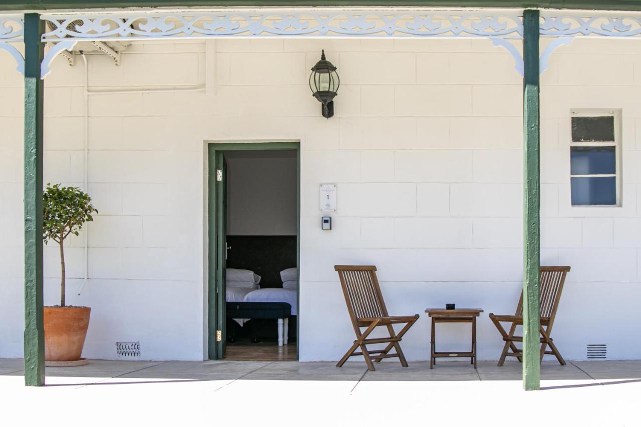 Victorian Square Guesthouse Graaff-Reinet Eksteriør bilde