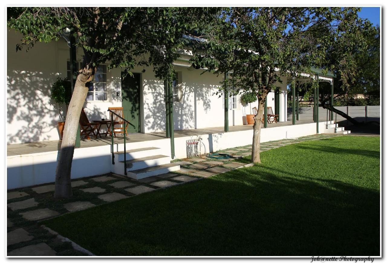 Victorian Square Guesthouse Graaff-Reinet Eksteriør bilde
